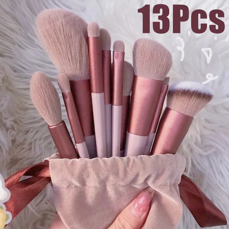 Kit de Pincéis de Maquiagem 13 Peças: Sombras, Base, Blush e Acessórios com Bolsa